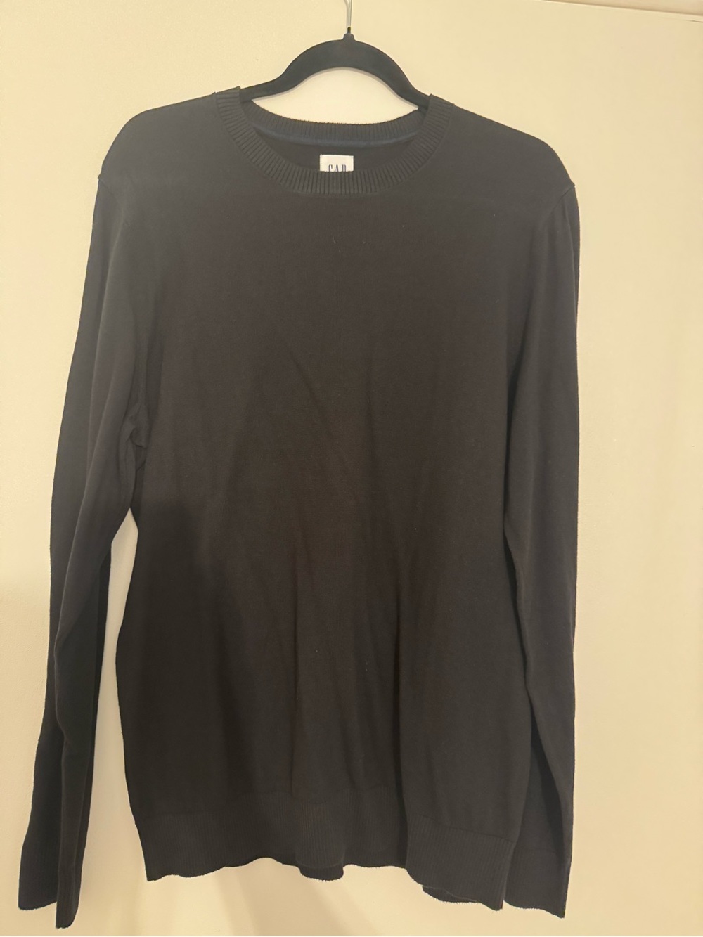 GAP Men's Black Crewneck Sweater